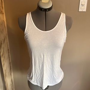 This white tank top from Zara is super super soft and is brand new, never worn.